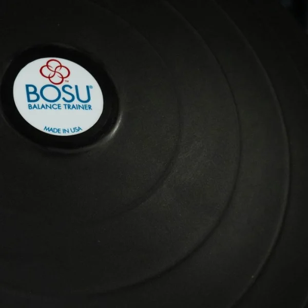 Bosu Balance-Ball Balance Trainer Pro Black Ø 65cm, Beidseitig Nutzbar, Mit Luftpumpe, Schwarz 7