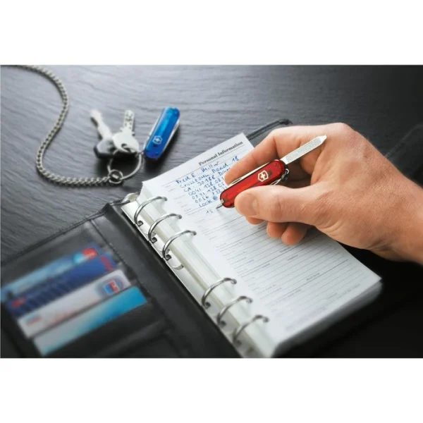 Victorinox Taschenmesser Signature, 0.6225.T, Rot Transparent, 8 Funktionen 4